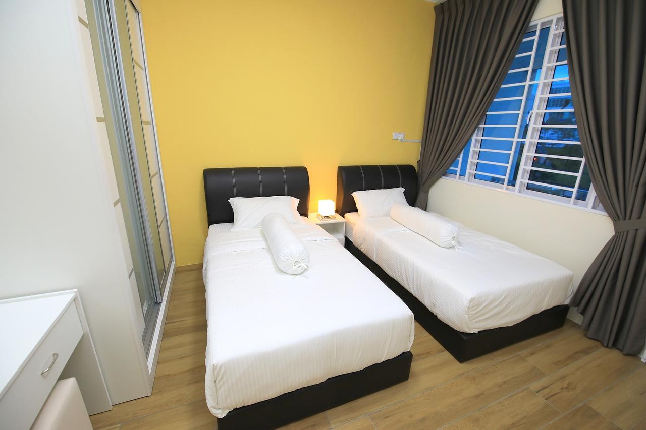 722 Homestay Kuching Esterno foto