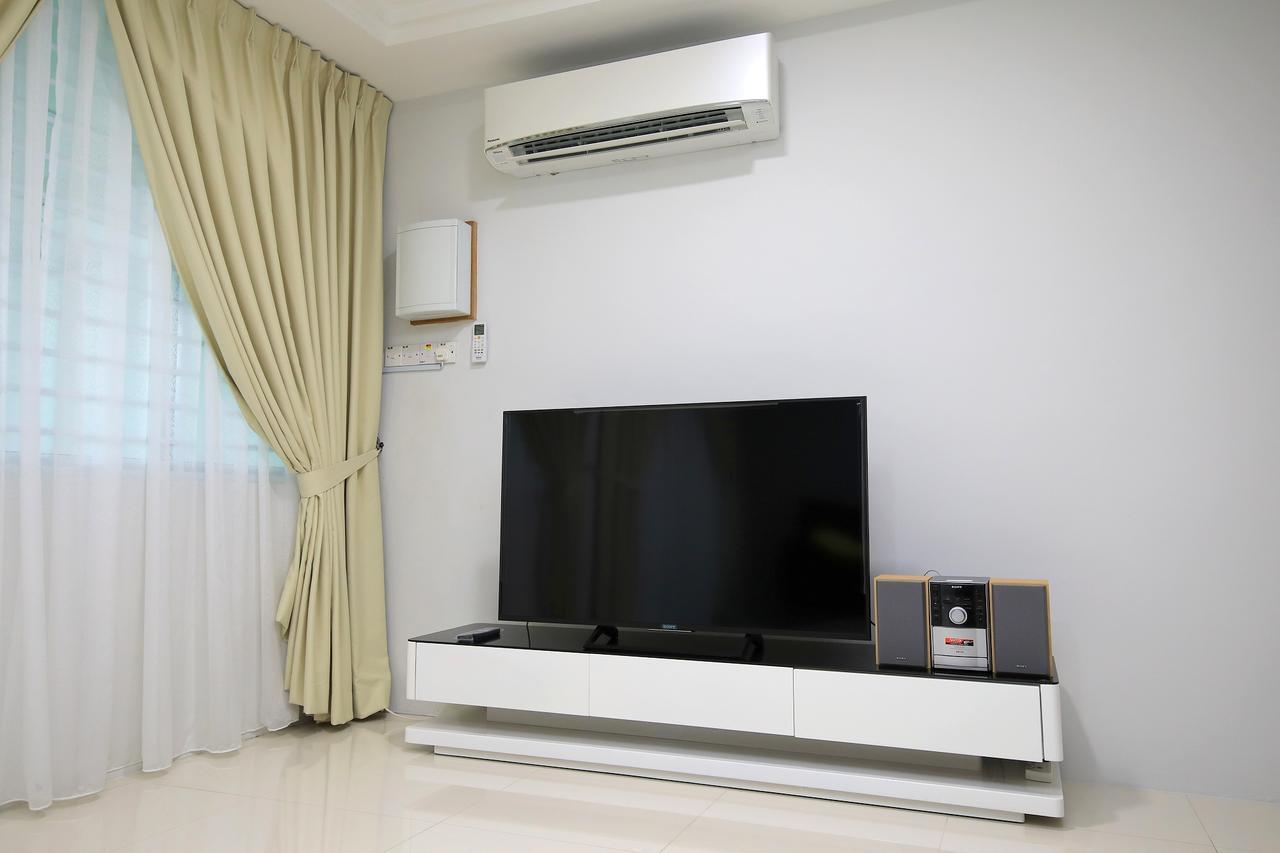 722 Homestay Kuching Esterno foto